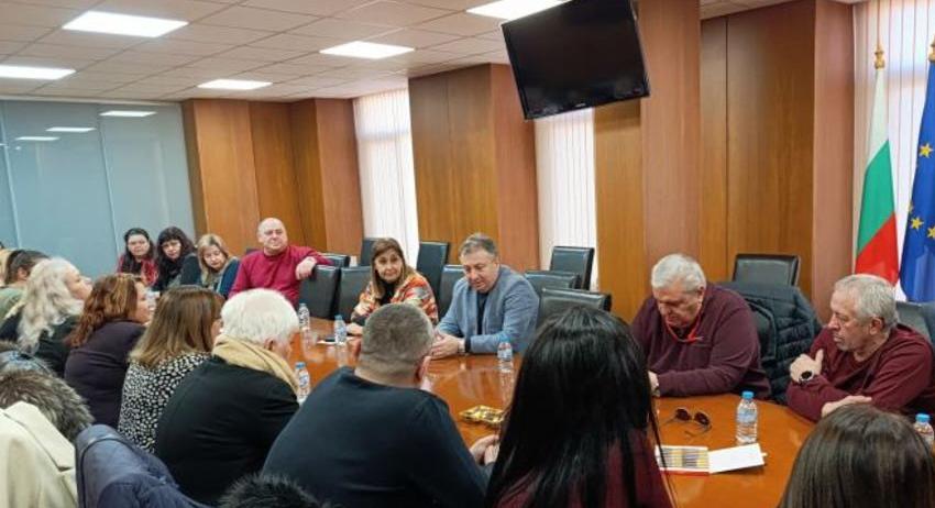Кметът на Шумен се срещна с директорите на центровете за социални услуги и яслите