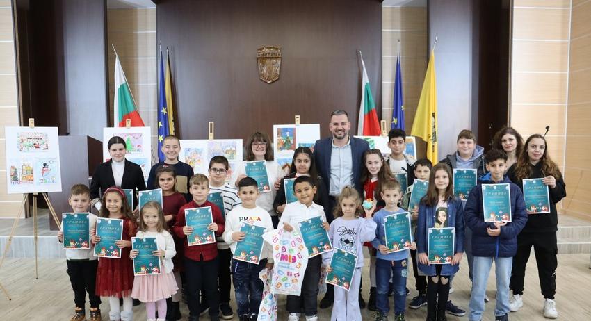 Наградиха най-даровитите малки художници на Нови пазар