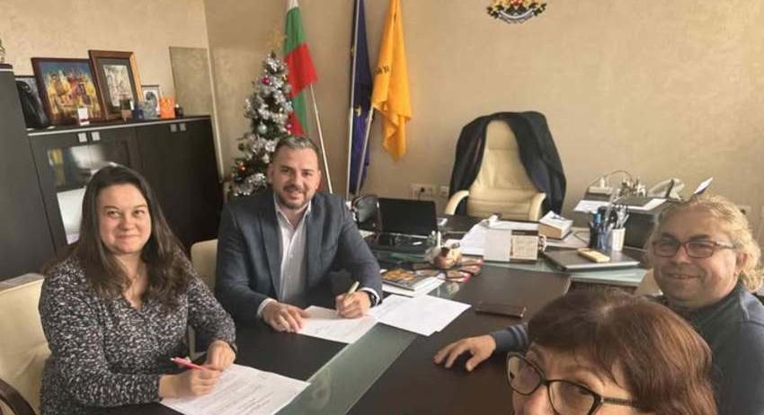 Подписаха КТД за детско и училищно здравеопазване в Община Нови пазар