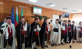 Малки и големи коледари наричаха в Община Шумен