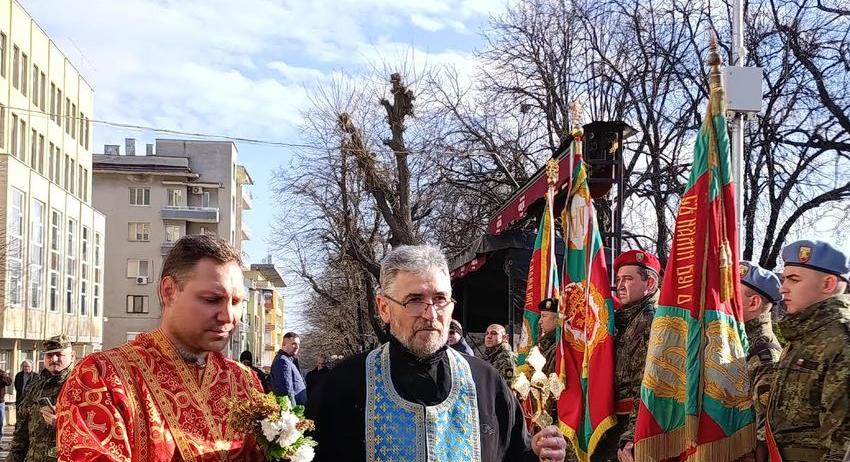 Георги Василев извади кръста от водата на Богоявление 