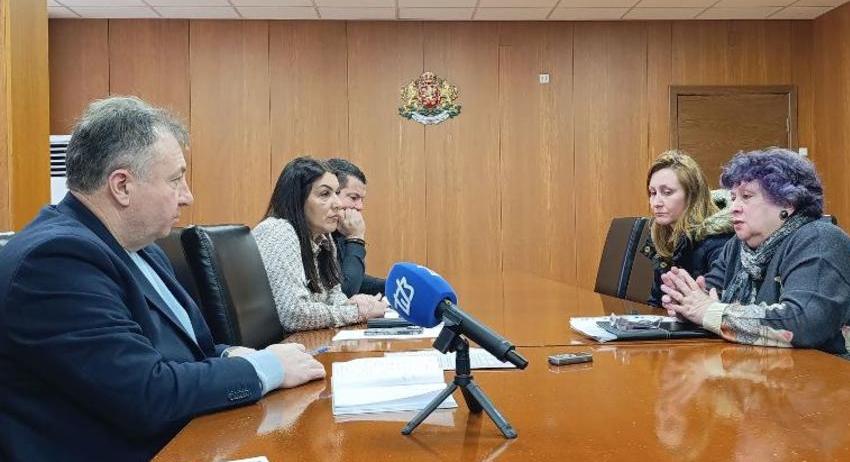 Бездомните животни, улиците и спортните съоръжения бяха сред проблемите, поставени пред кмета