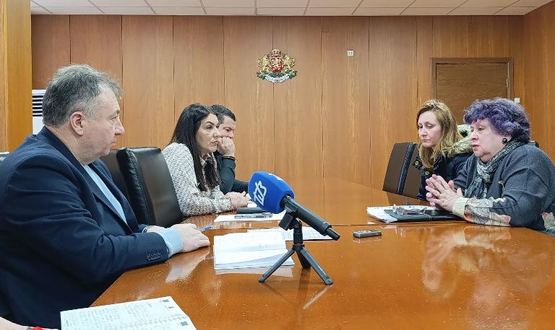 Бездомните животни, улиците и спортните съоръжения бяха сред проблемите, поставени пред кмета