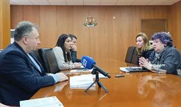 Бездомните животни, улиците и спортните съоръжения бяха сред проблемите, поставени пред кмета