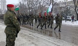 Посрещнаха военен контингент от Косово