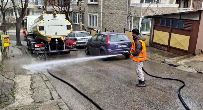 БКС започна почистването и измиването на улиците в Шумен