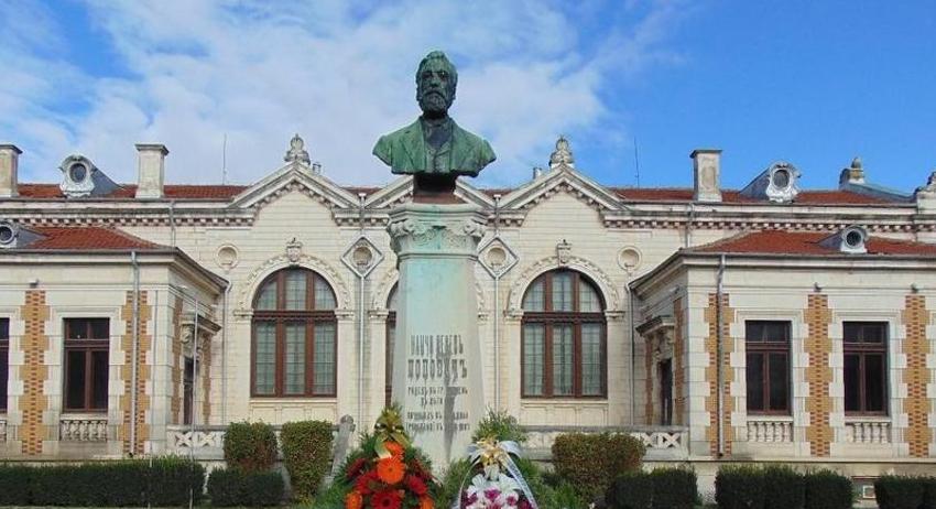 Народно читалище „Добри Войников – 1856“ обявява кампания „Дари и продължи традицията“