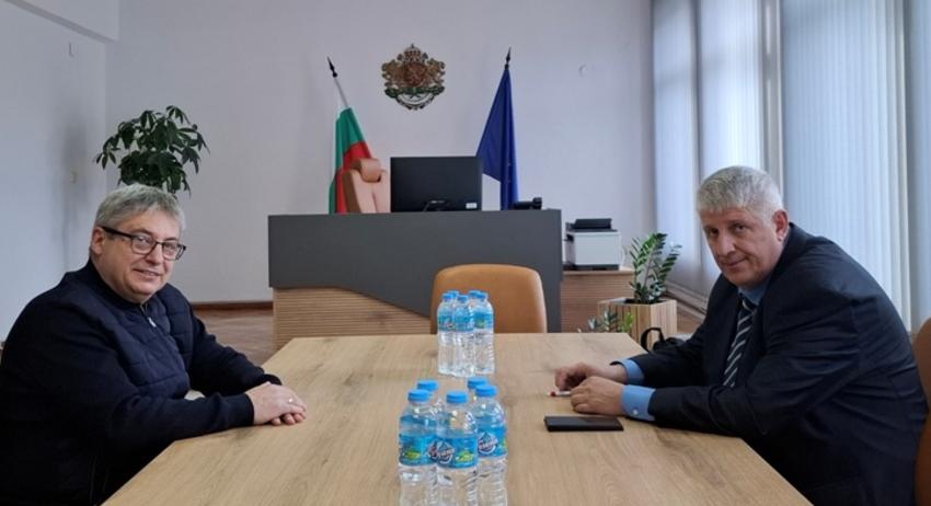 Областният управител проведе работна среща с директора на Регионална дирекция „Пожарна безопасност и защита на населението“  