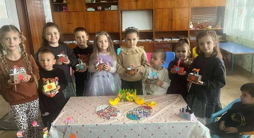 Децата от община Върбица боядисваха великденски яйца
