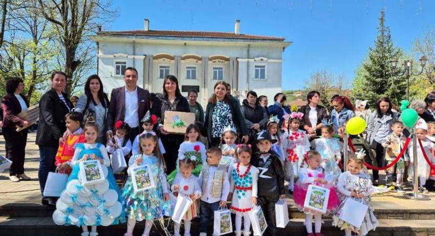 Екодефиле „Модата на бъдещето“ превърна отпадъци в изкуство