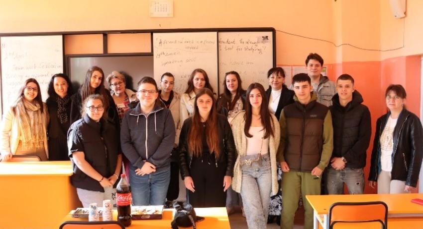 Наградиха най-добрите участници в ролева игра за кандидатстване за работа