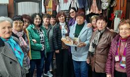 Потребителите на социални услуги в община Нови пазар получиха козунаци