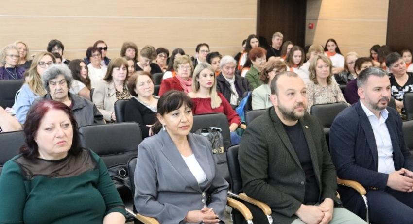 В Нови пазар отбелязаха Световния ден на медицинските сестри