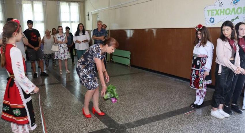 Откриха STEM кабинети в СУ „Васил Левски“ - Нови пазар