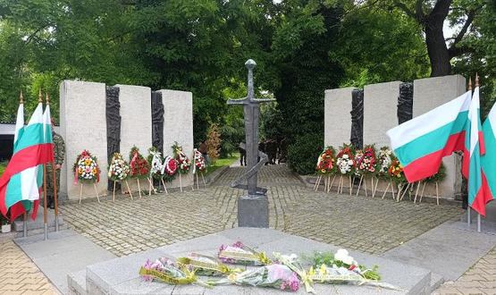 Шумен почете паметта на Христо Ботев и загиналите за свободата и независимостта на България