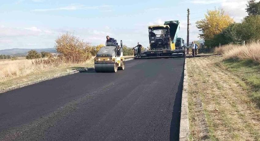 Приключи асфалтирането на улиците в община Върбица, предвидени за 2026 г.