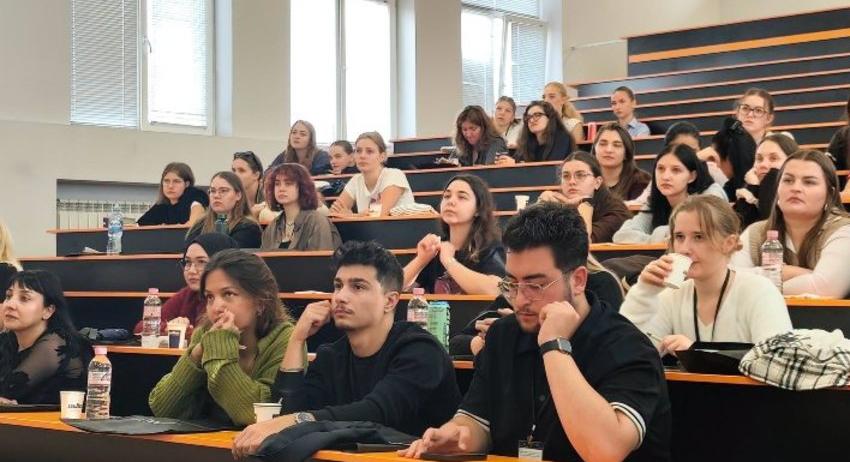 Шуменският университет е домакин на международна Интензивна смесена програма по „Еразъм+“