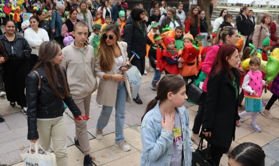 Карнавал на плодородието с децата на Нови пазар